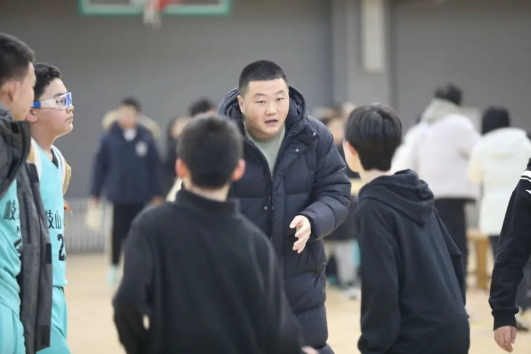 有哪些篮球战术训练的应用程序可以帮助我进步?_2