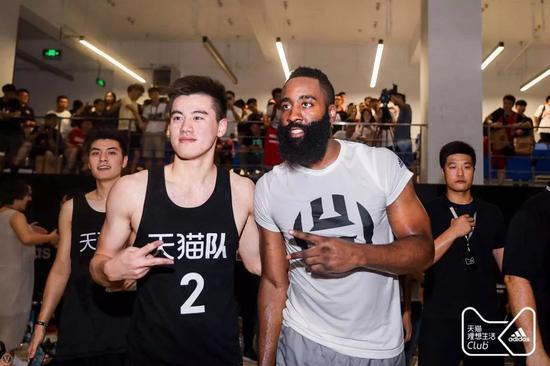 如何通过数据分析改进篮球战术训练?_0